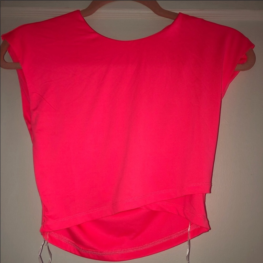 White fox size 10 (medium) hot pink crop